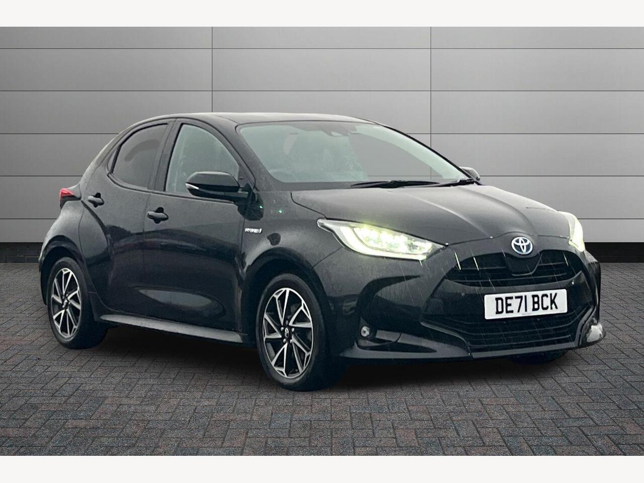 Main listing image - Toyota Yaris