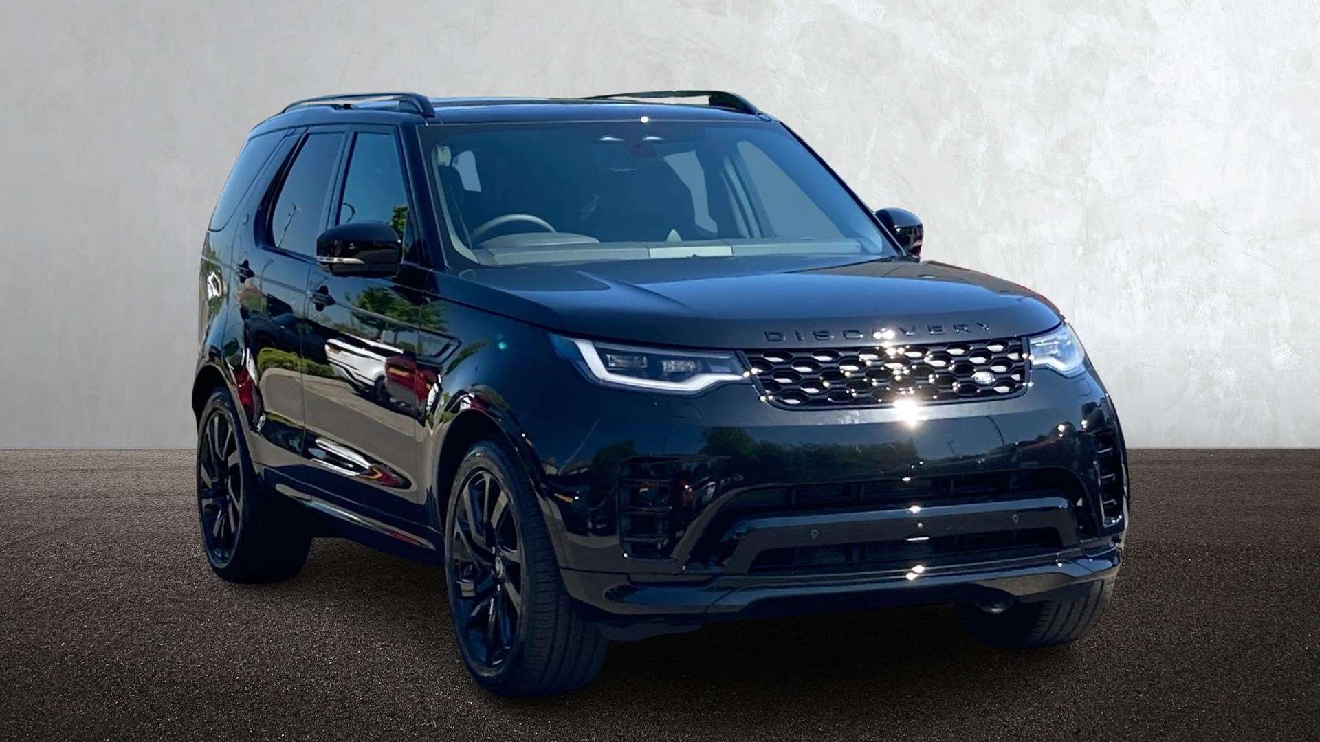 Main listing image - Land Rover Discovery