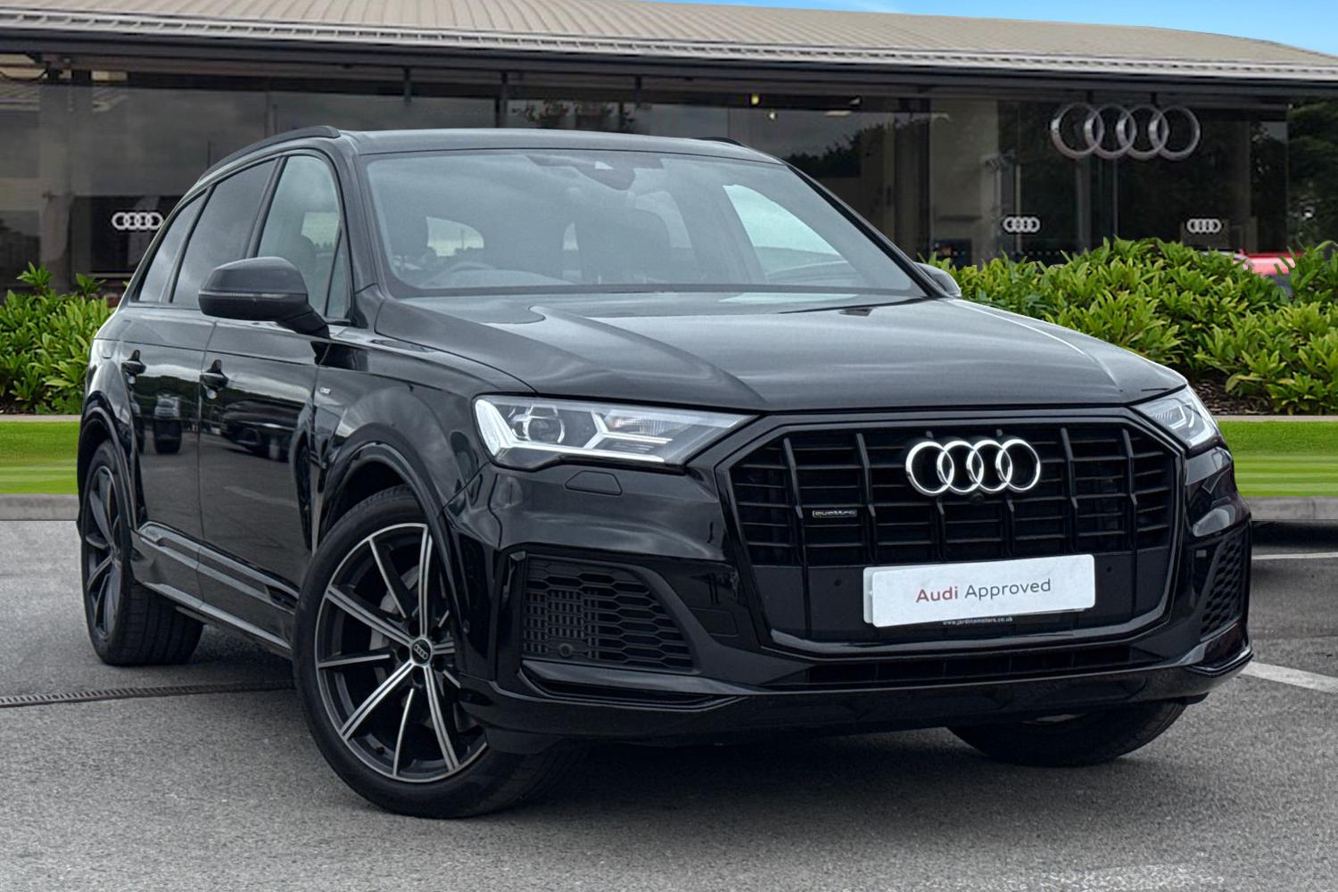 Main listing image - Audi Q7
