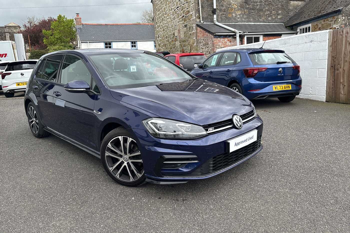 Main listing image - Volkswagen Golf