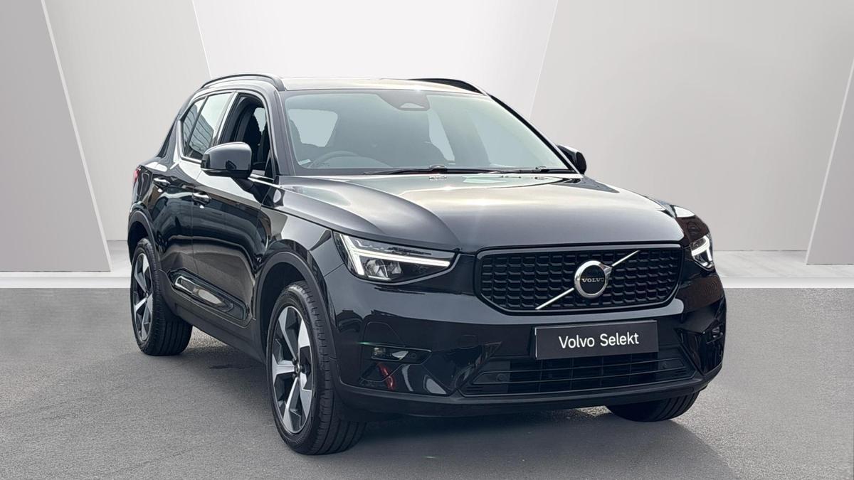 Main listing image - Volvo XC40