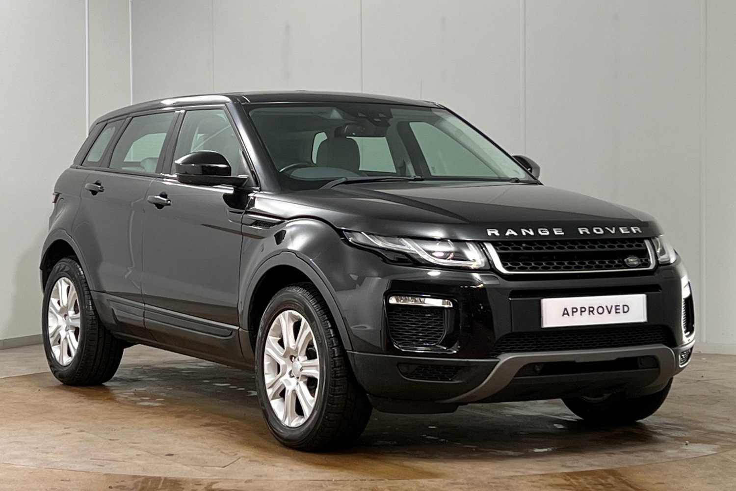 Main listing image - Land Rover Range Rover Evoque