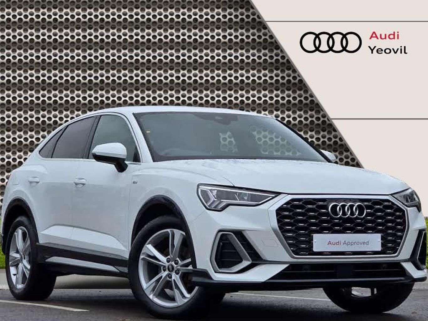 Main listing image - Audi Q3