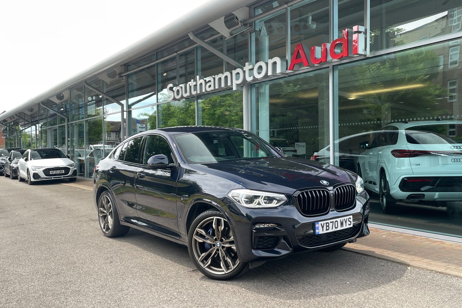 Main listing image - BMW X4