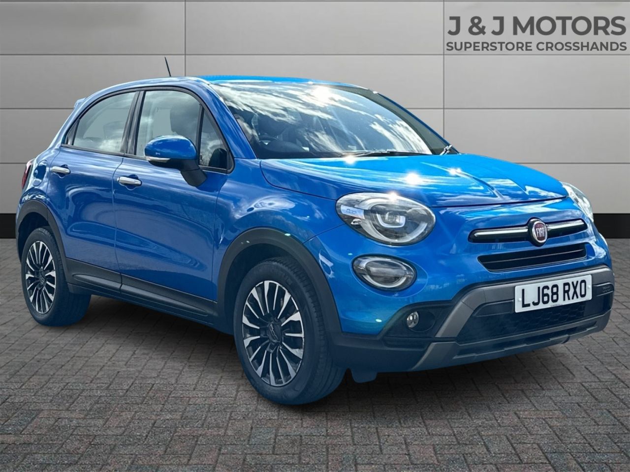 Main listing image - Fiat 500X