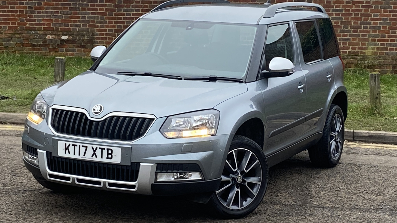 Main listing image - Skoda Yeti Outdoor