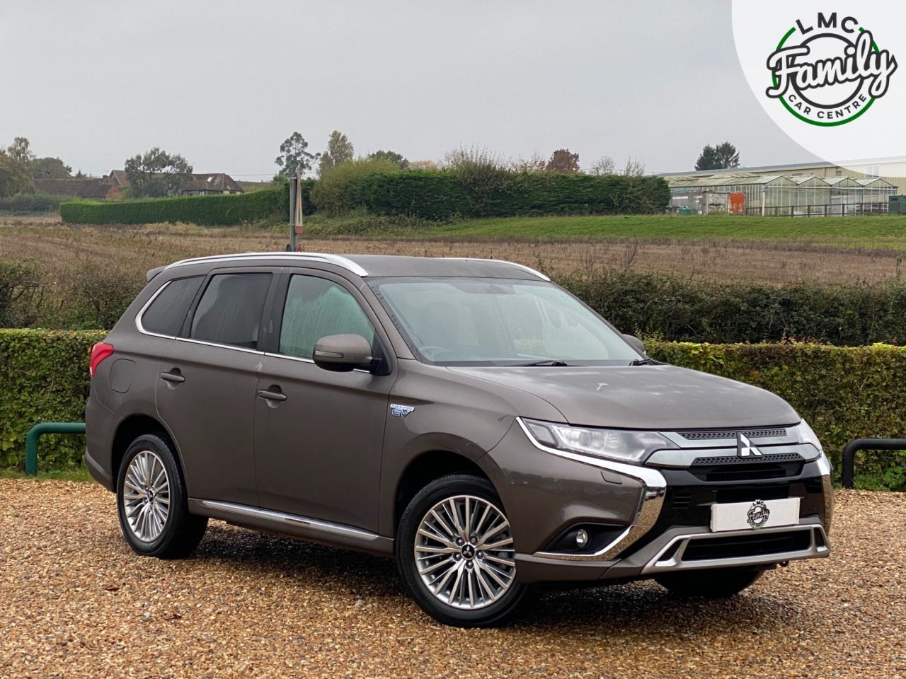 Main listing image - Mitsubishi Outlander