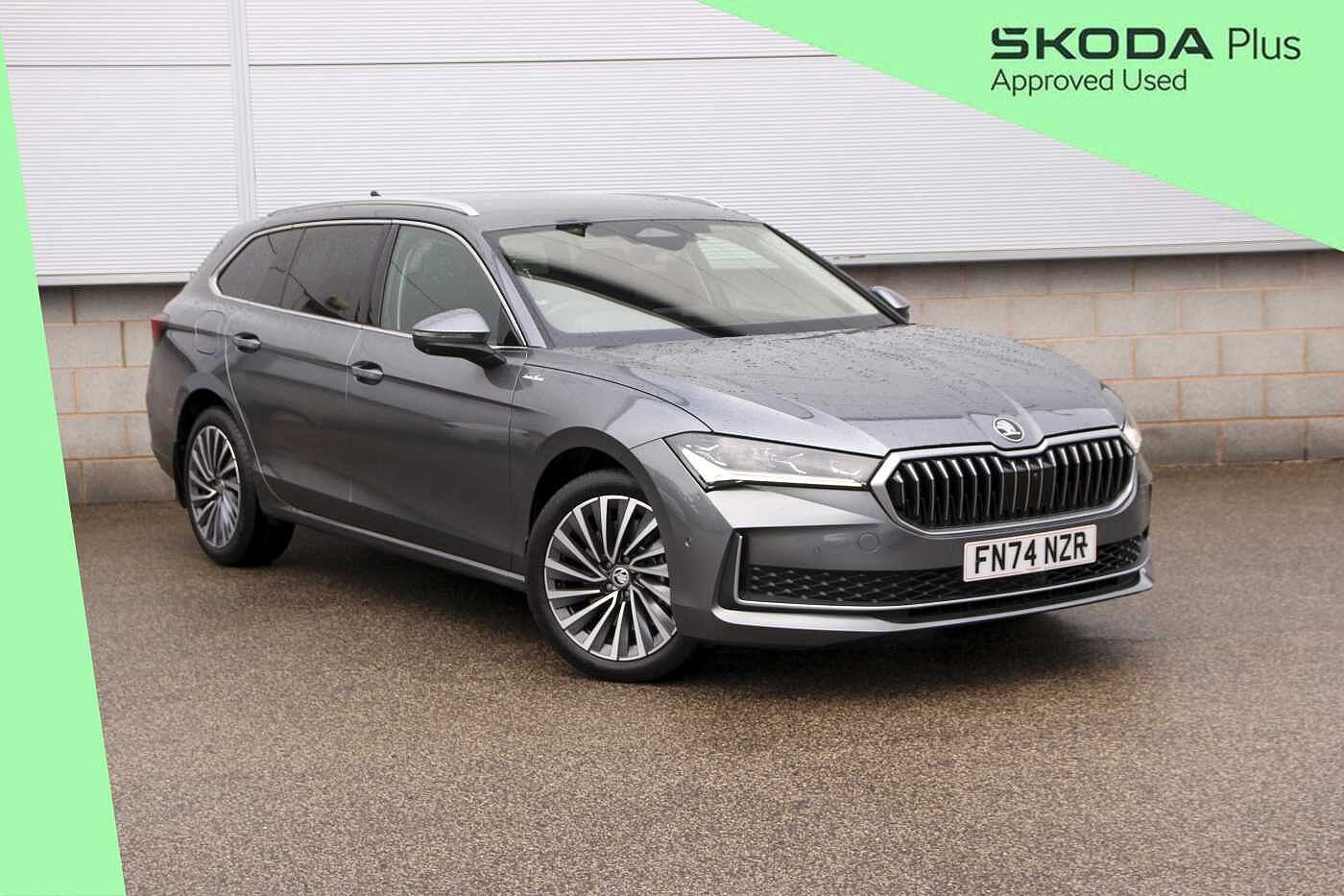 Main listing image - Skoda Superb Estate