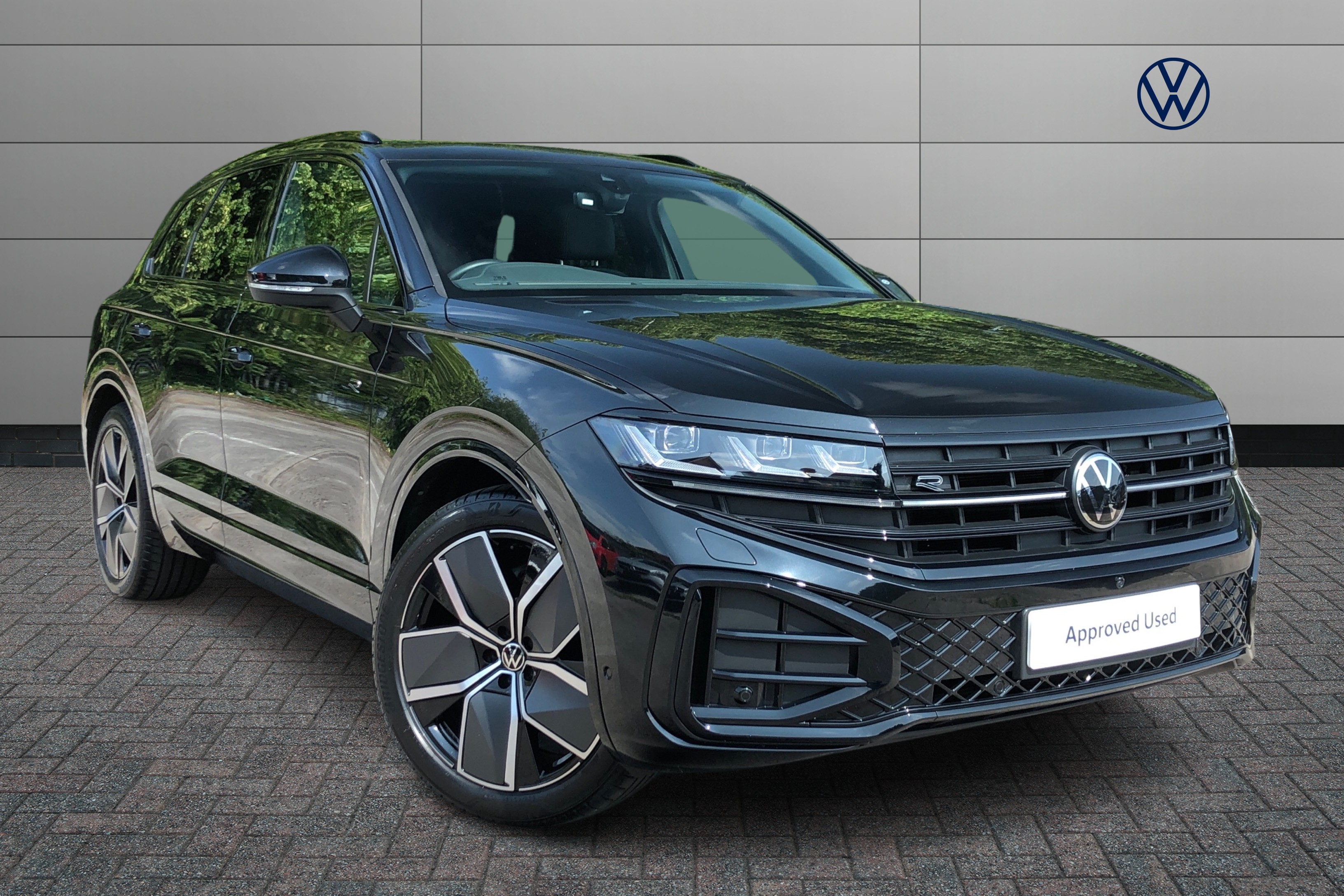 Main listing image - Volkswagen Touareg