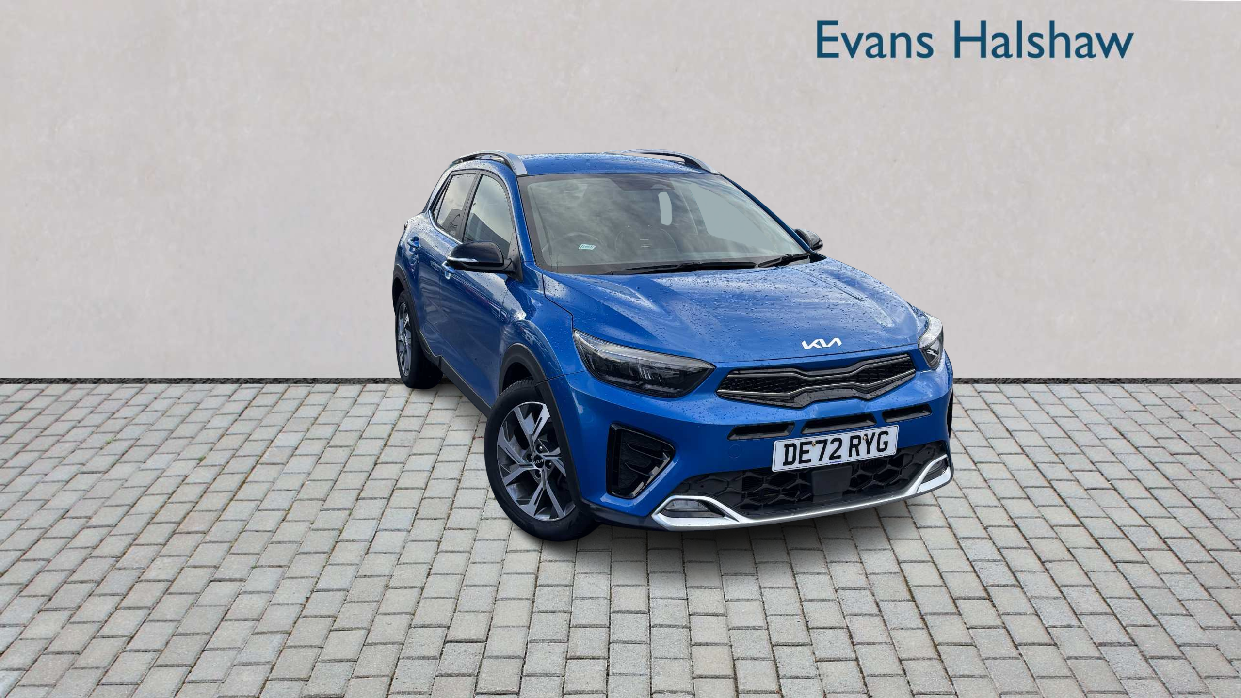 Main listing image - Kia Stonic