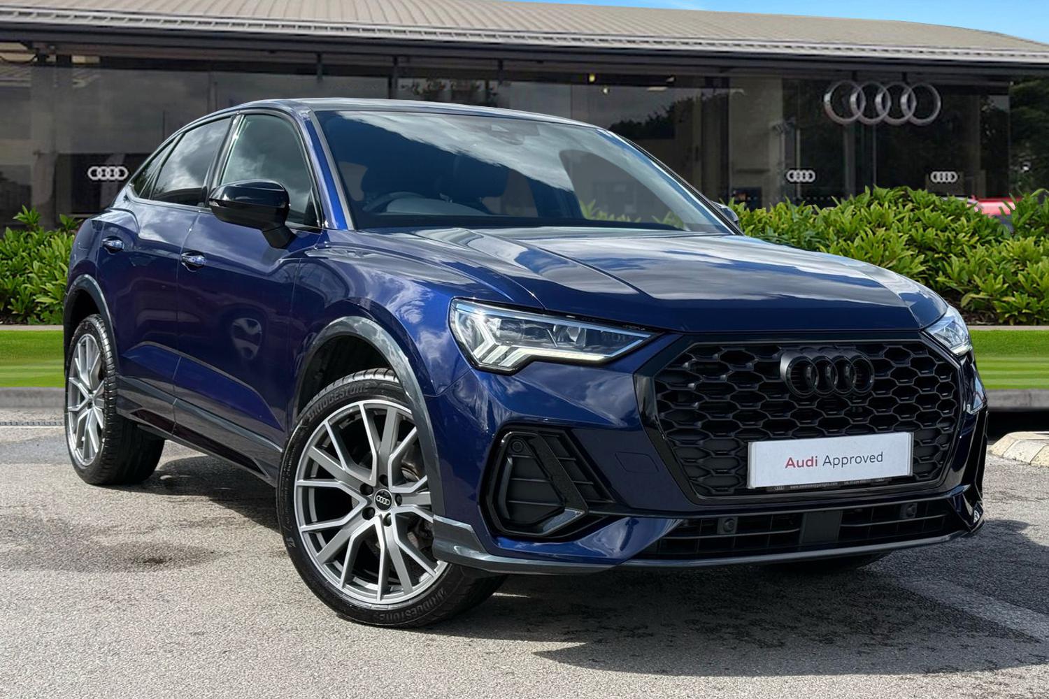 Main listing image - Audi Q3