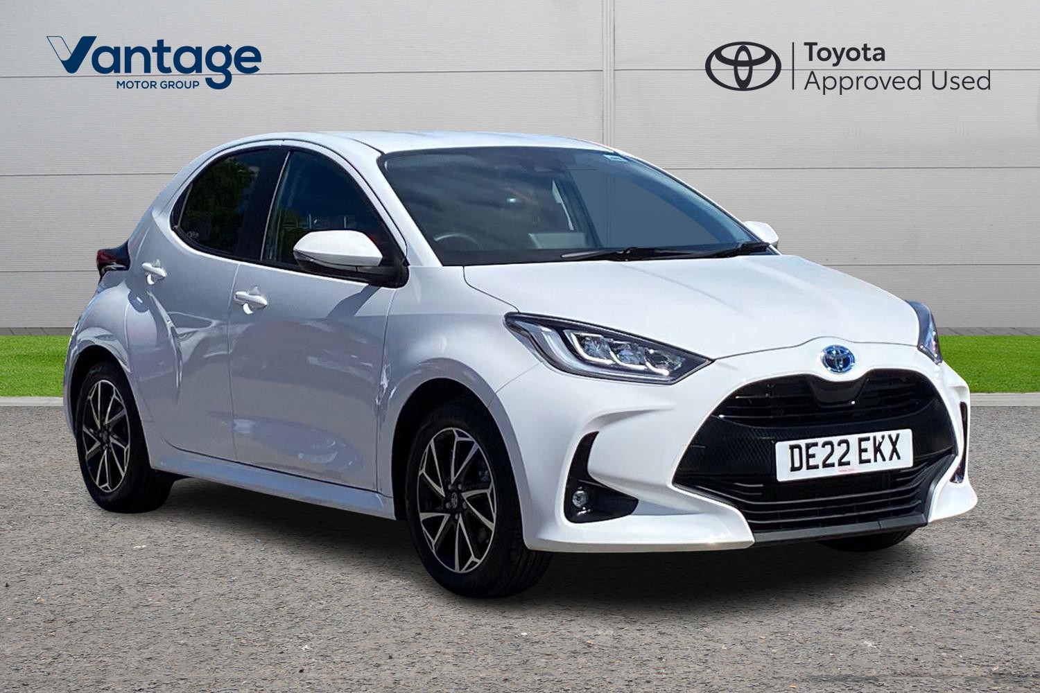 Main listing image - Toyota Yaris