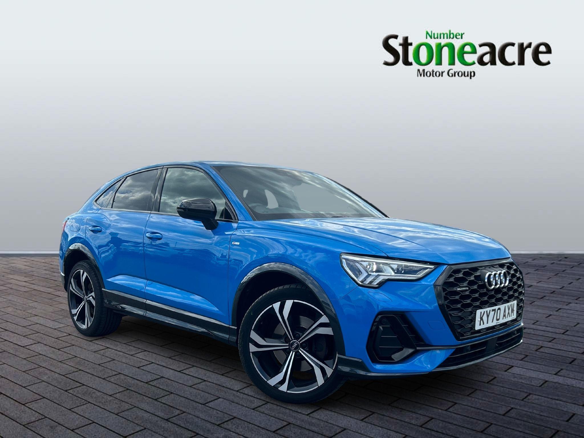 Main listing image - Audi Q3