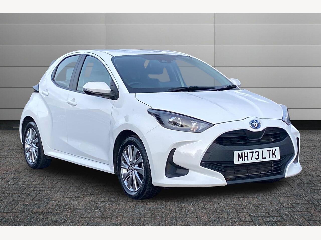 Main listing image - Toyota Yaris