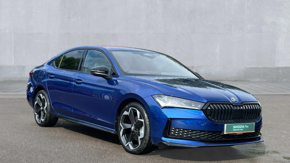 Main listing image - Skoda Superb