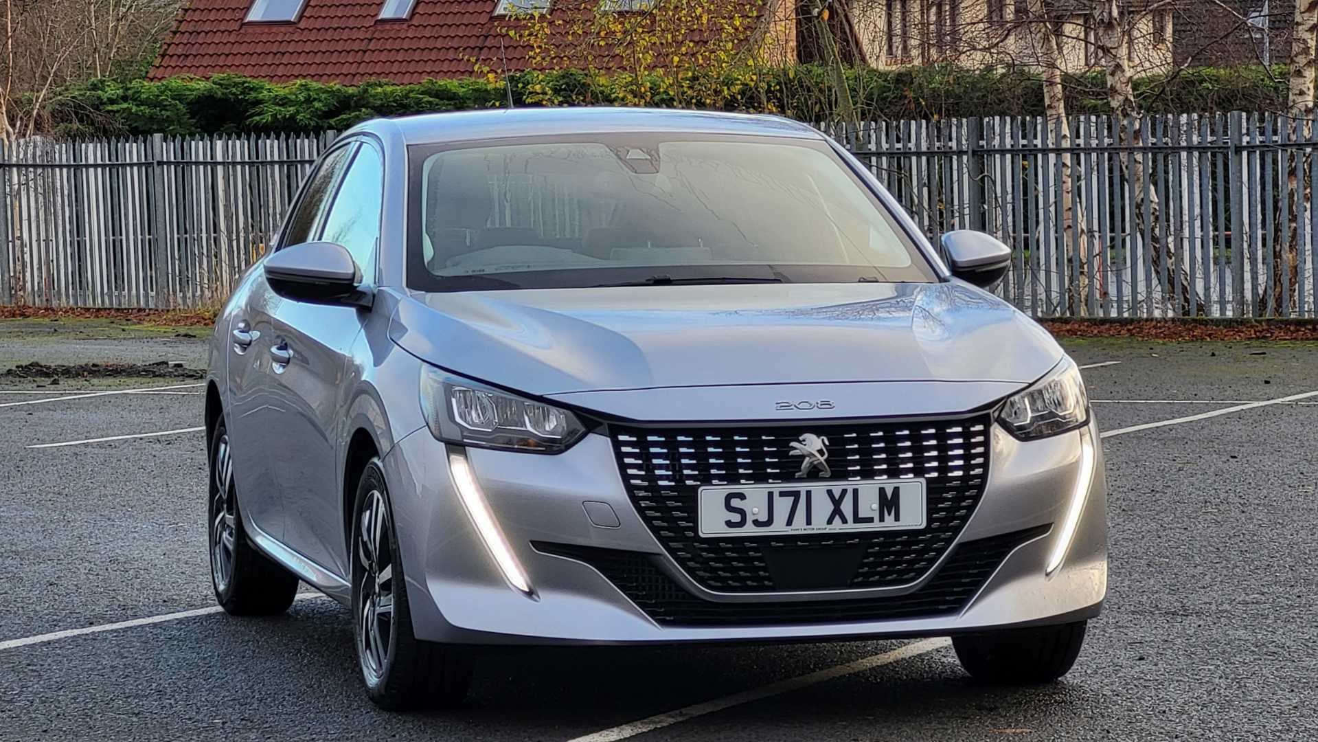 Main listing image - Peugeot 208