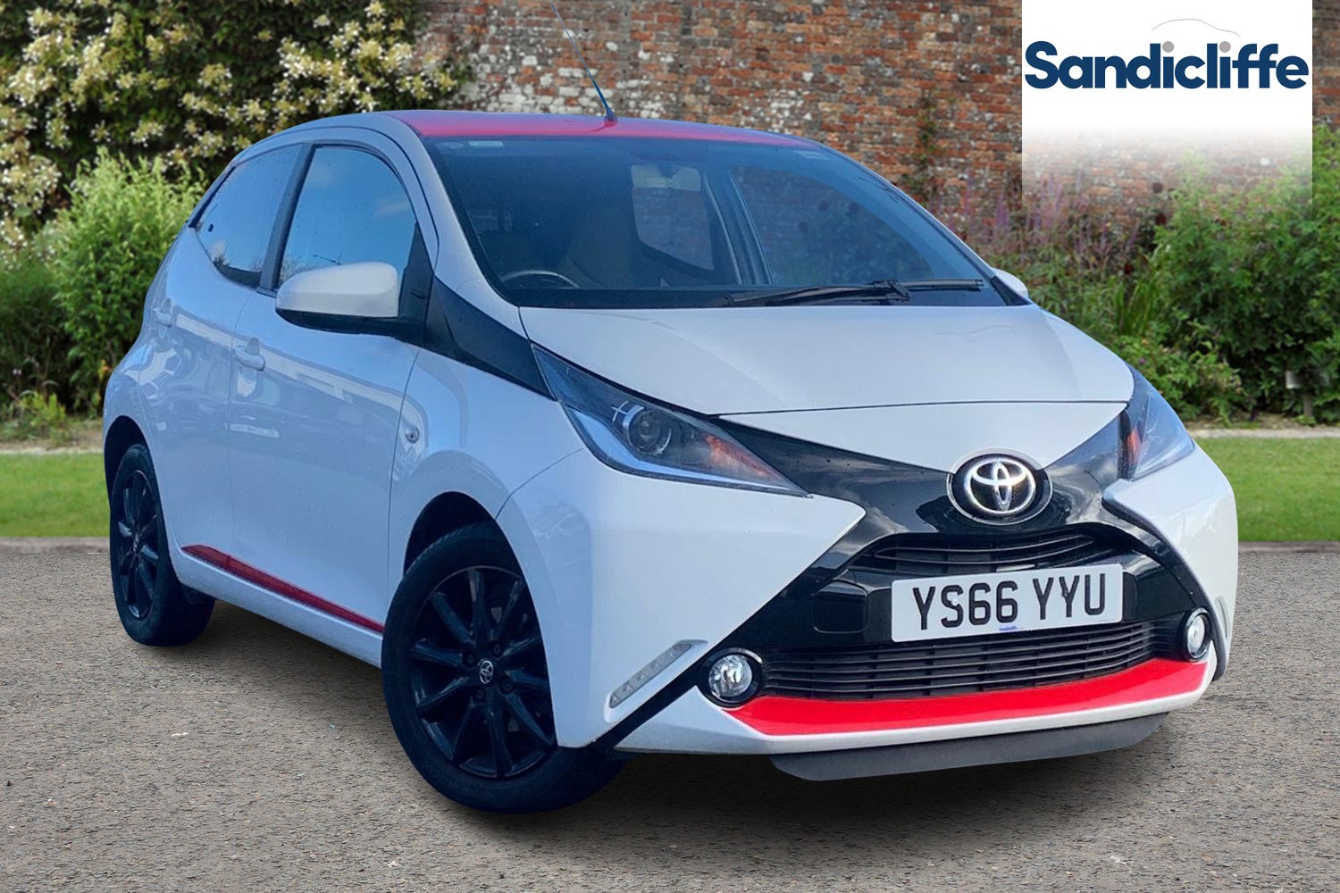 Main listing image - Toyota Aygo