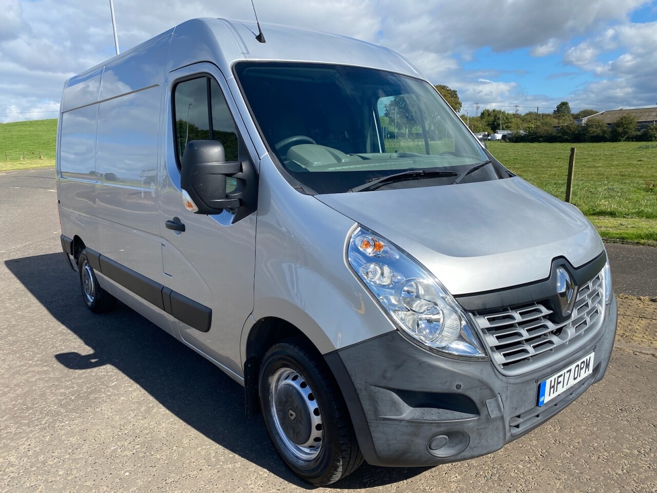 Main listing image - Renault Master