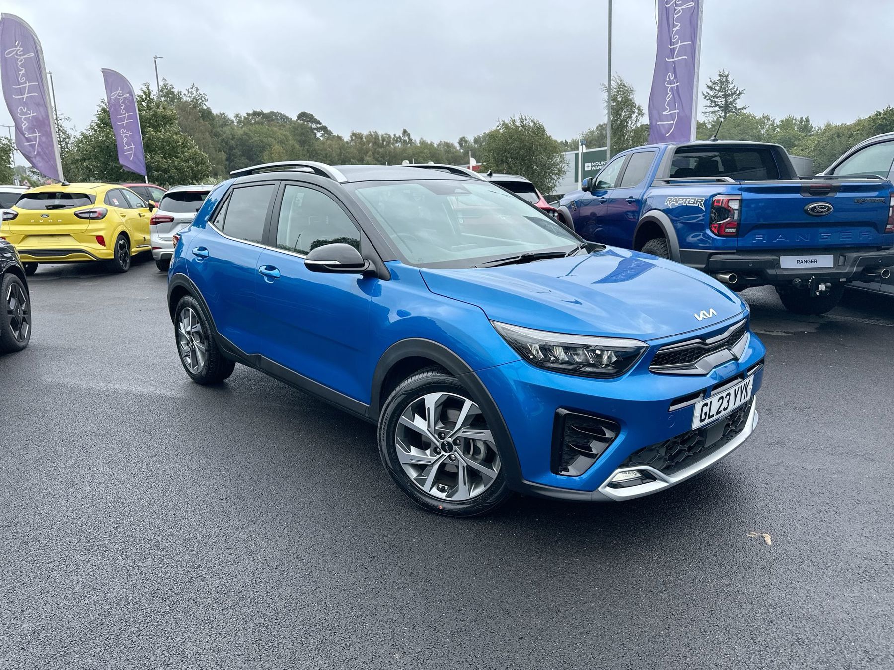 Main listing image - Kia Stonic