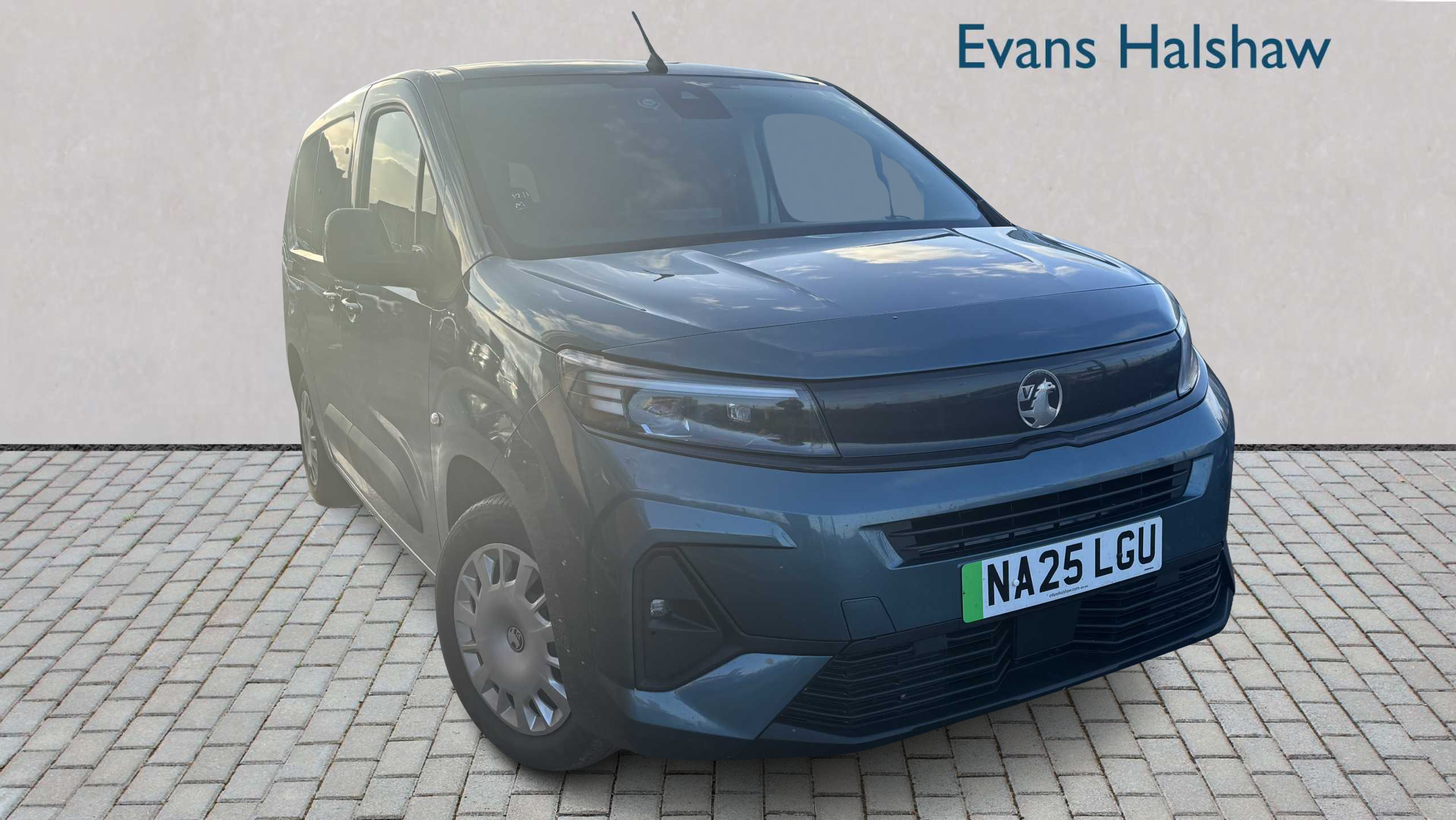 Main listing image - Vauxhall Combo Life-e