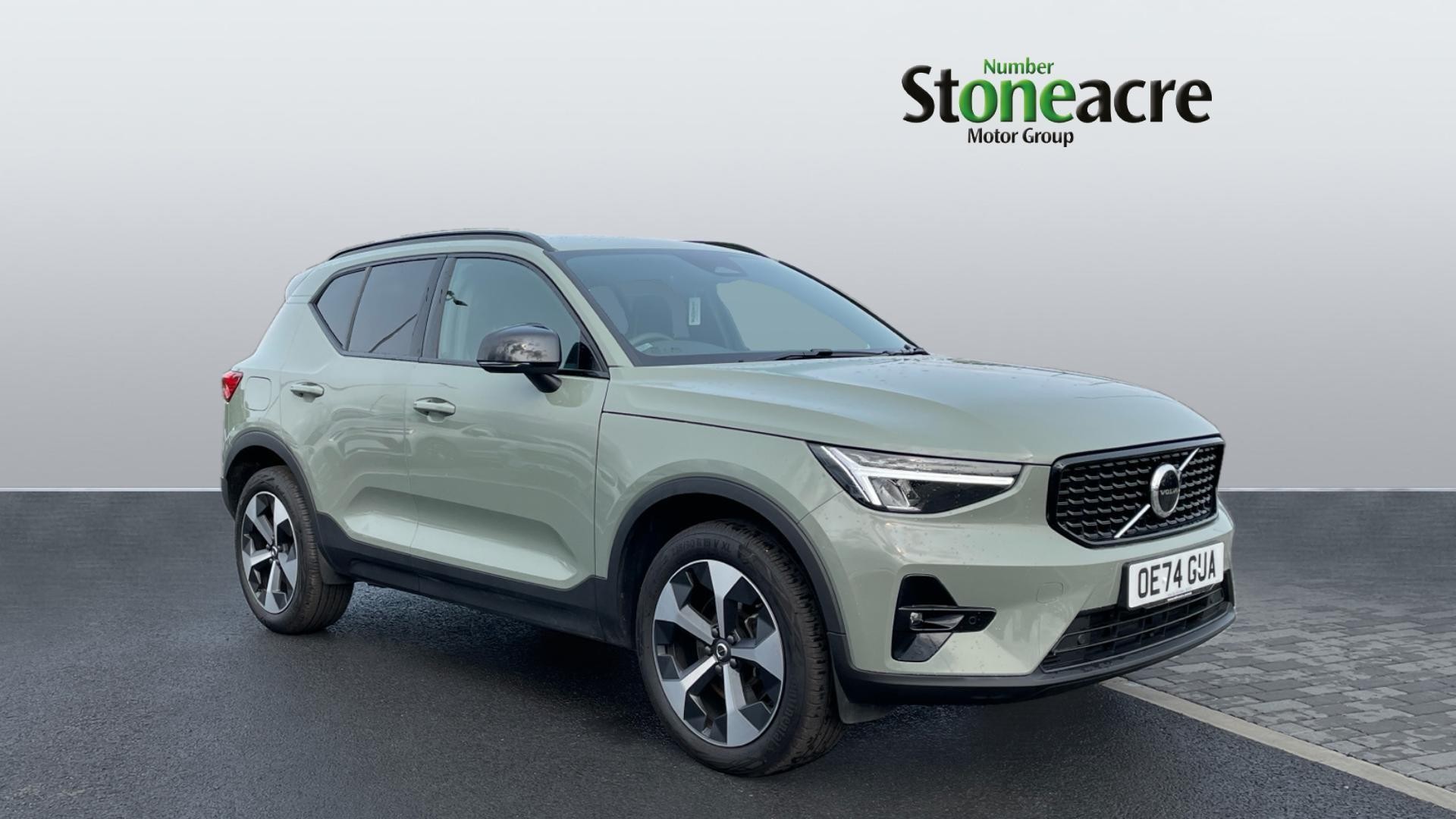 Main listing image - Volvo XC40