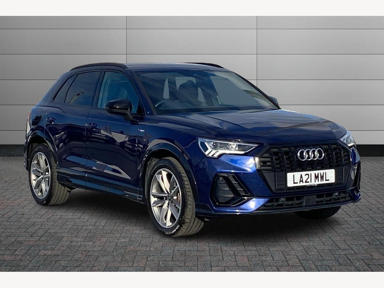 Main listing image - Audi Q3