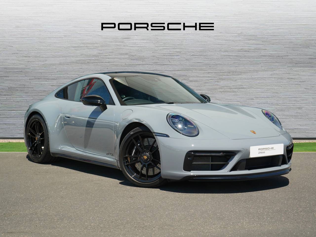 Main listing image - Porsche 911