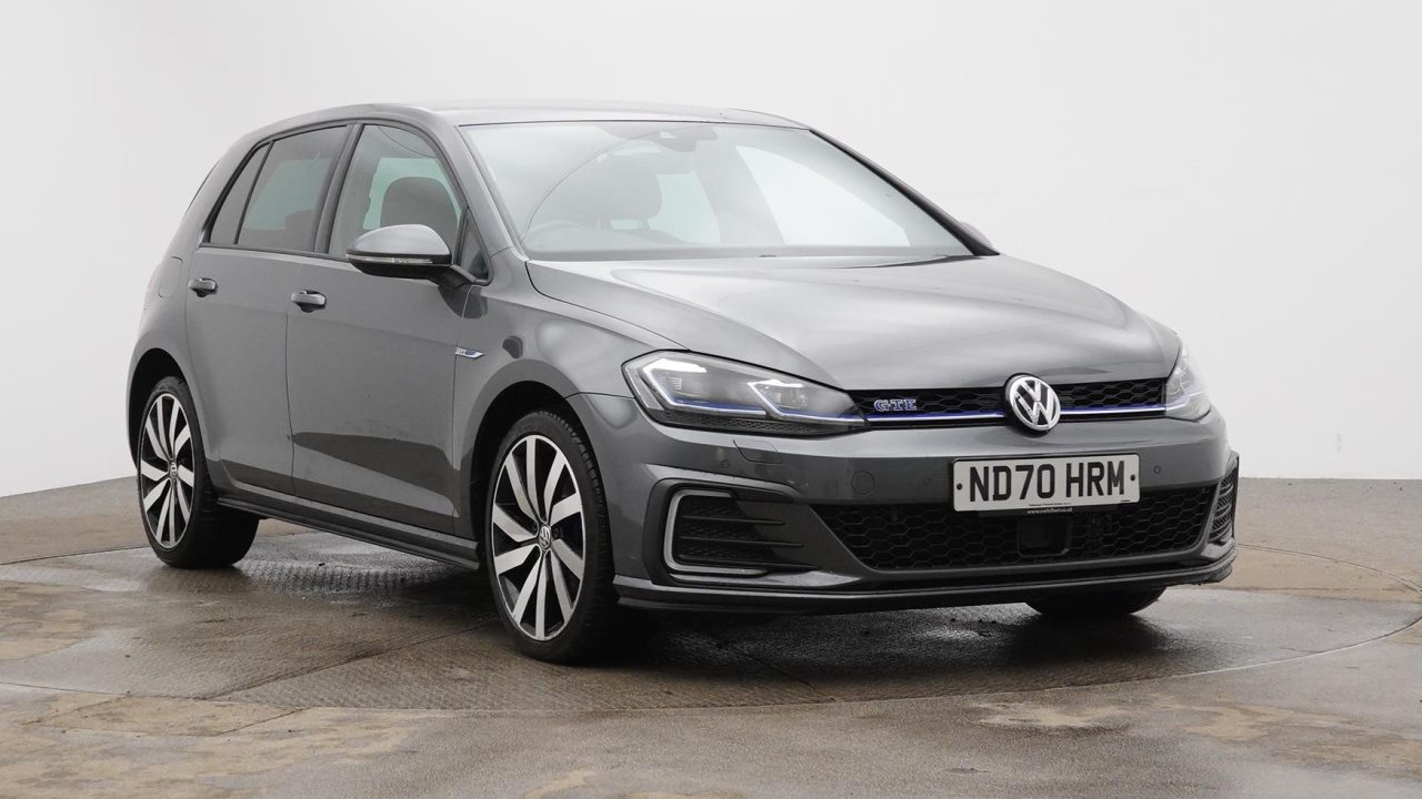 Main listing image - Volkswagen Golf GTE