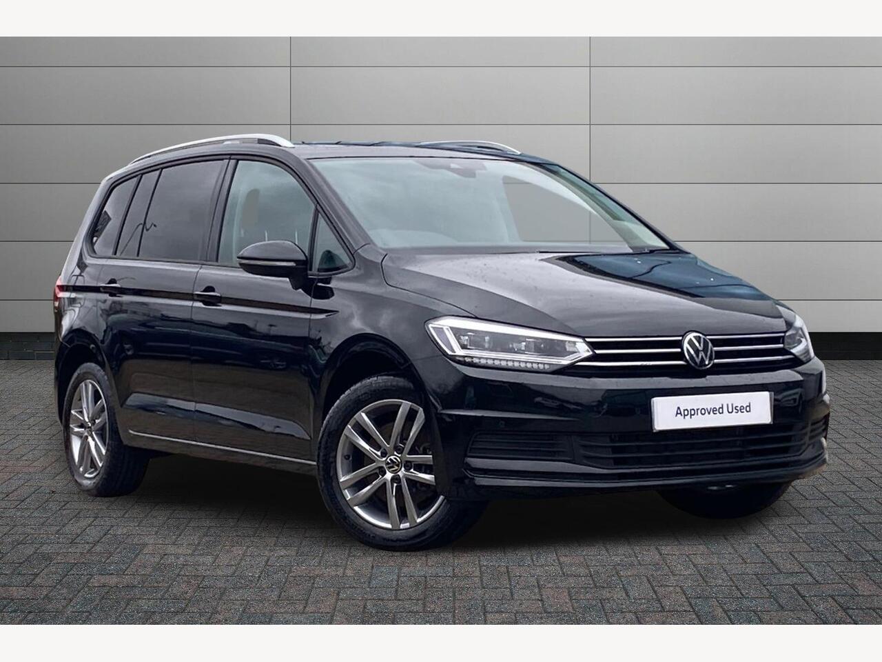 Main listing image - Volkswagen Touran