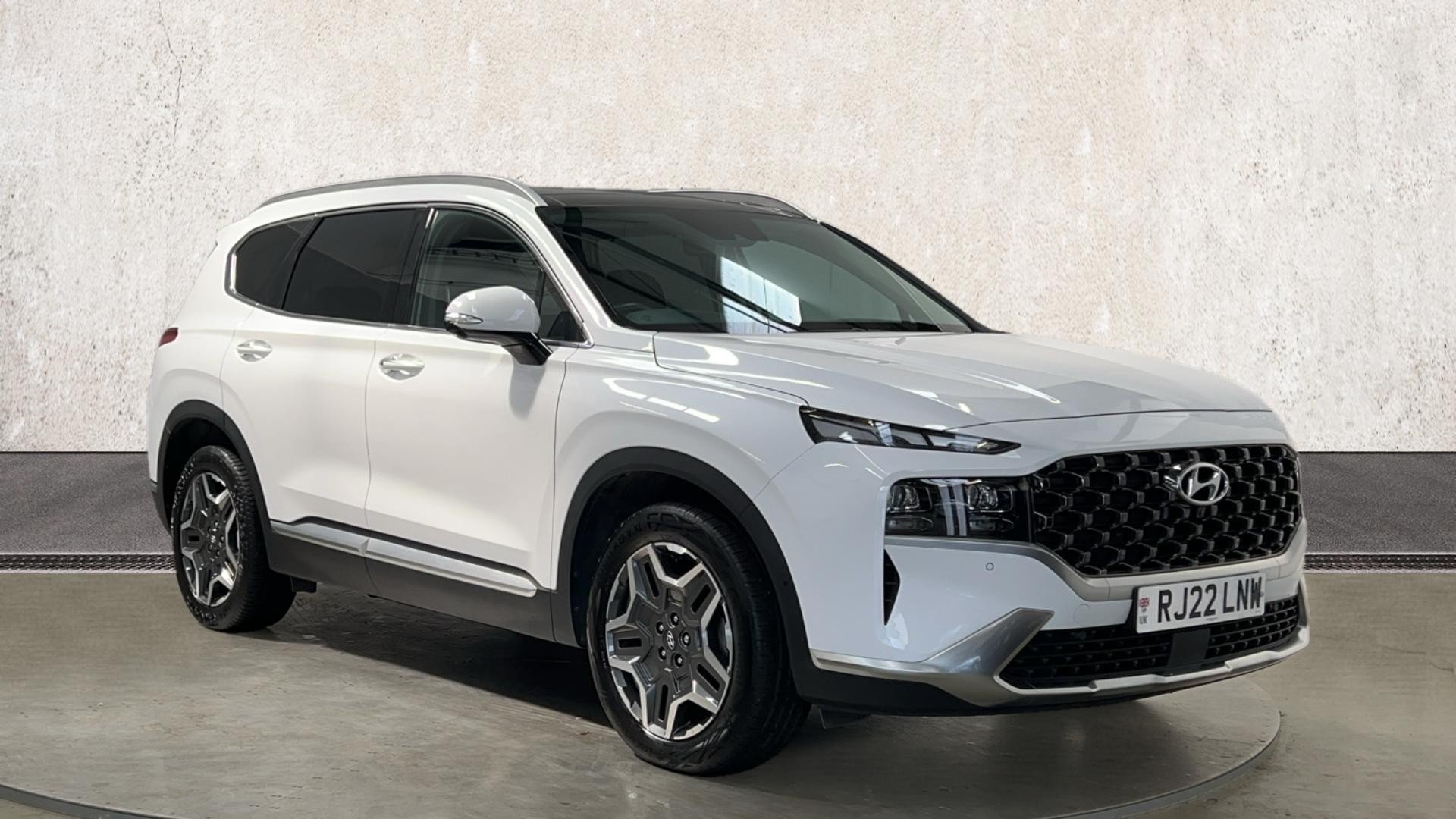 Main listing image - Hyundai Santa Fe