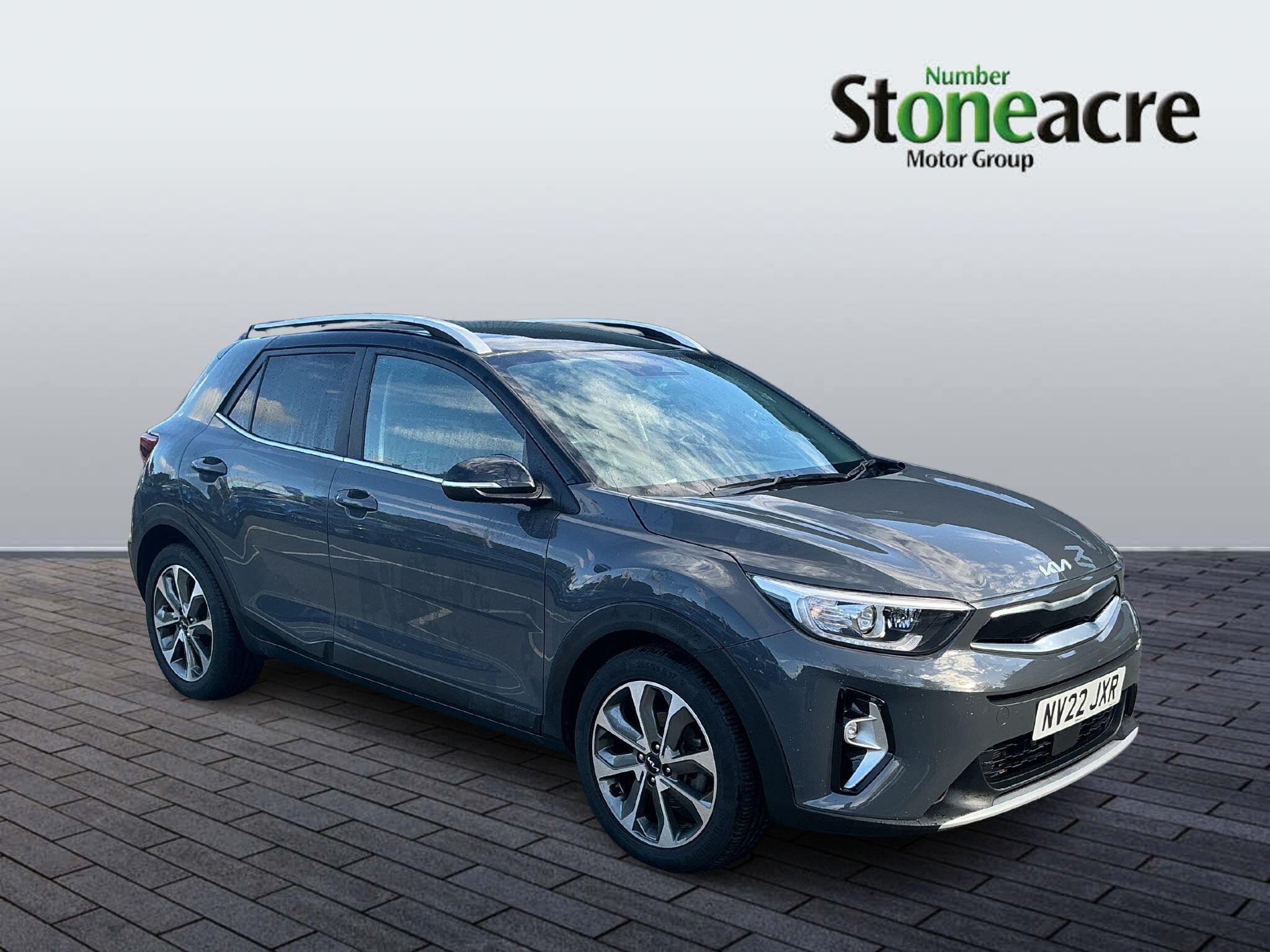 Main listing image - Kia Stonic