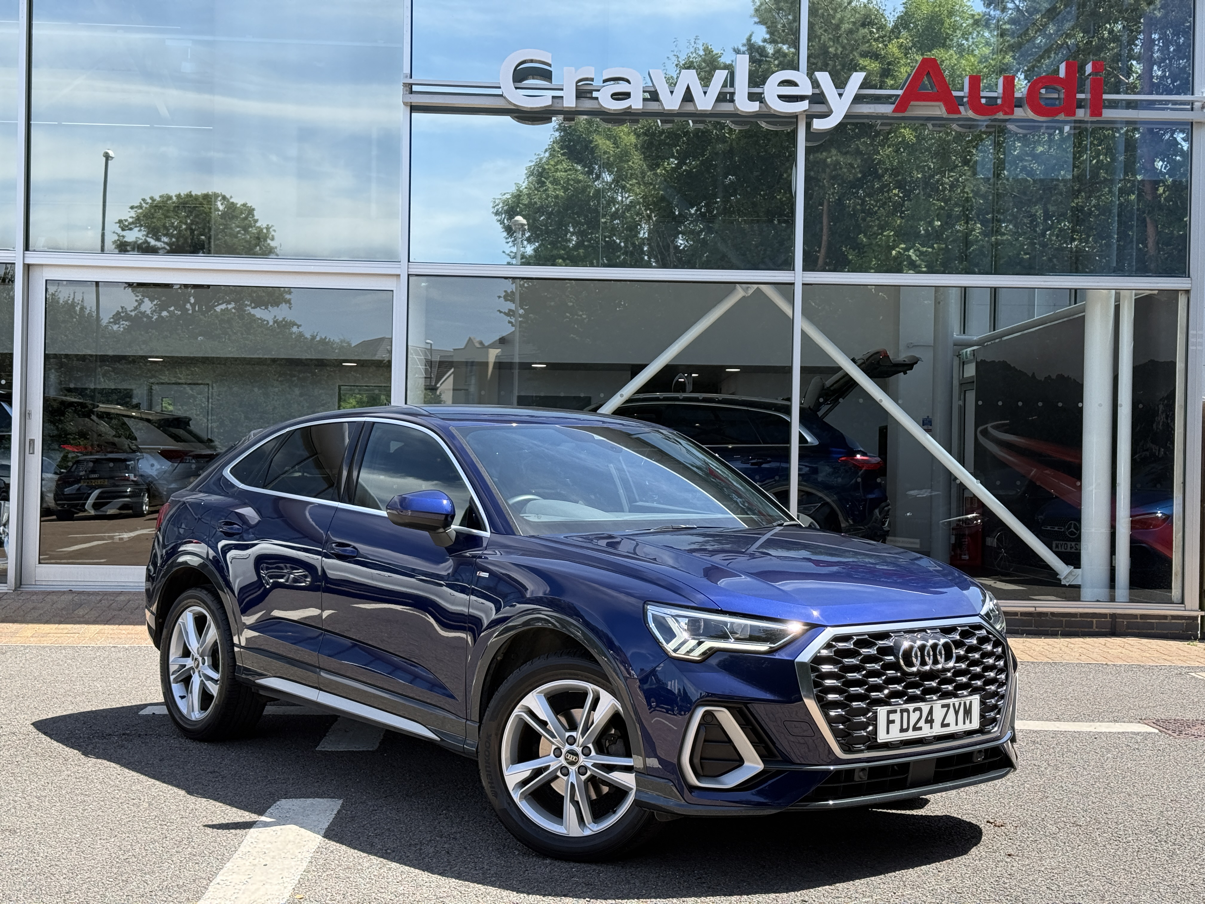 Main listing image - Audi Q3