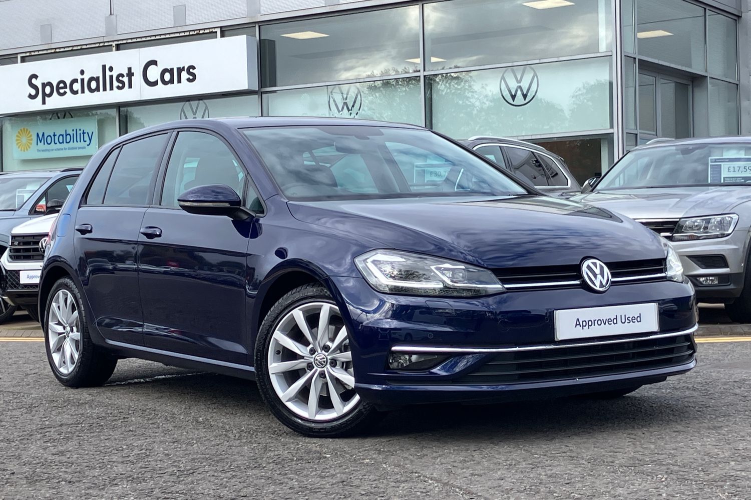 Main listing image - Volkswagen Golf