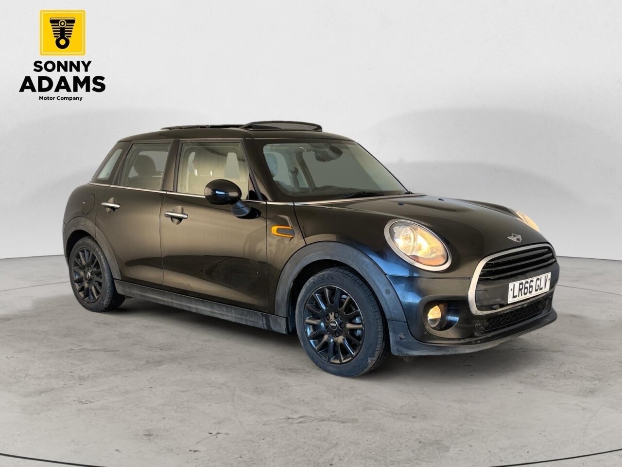 Main listing image - MINI Hatchback 5dr