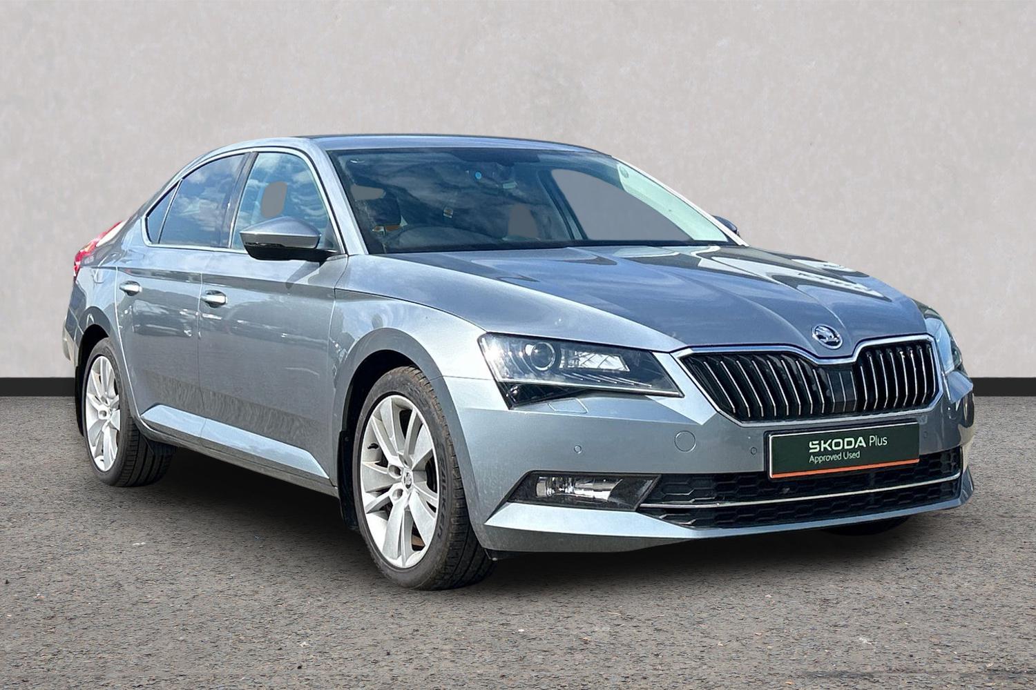 Main listing image - Skoda Superb
