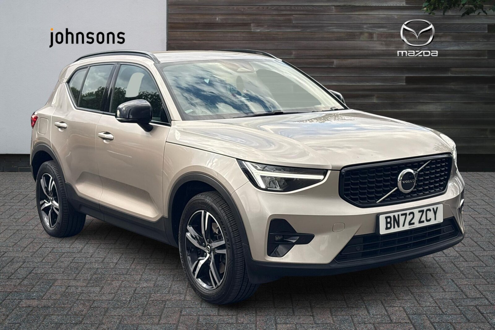 Main listing image - Volvo XC40
