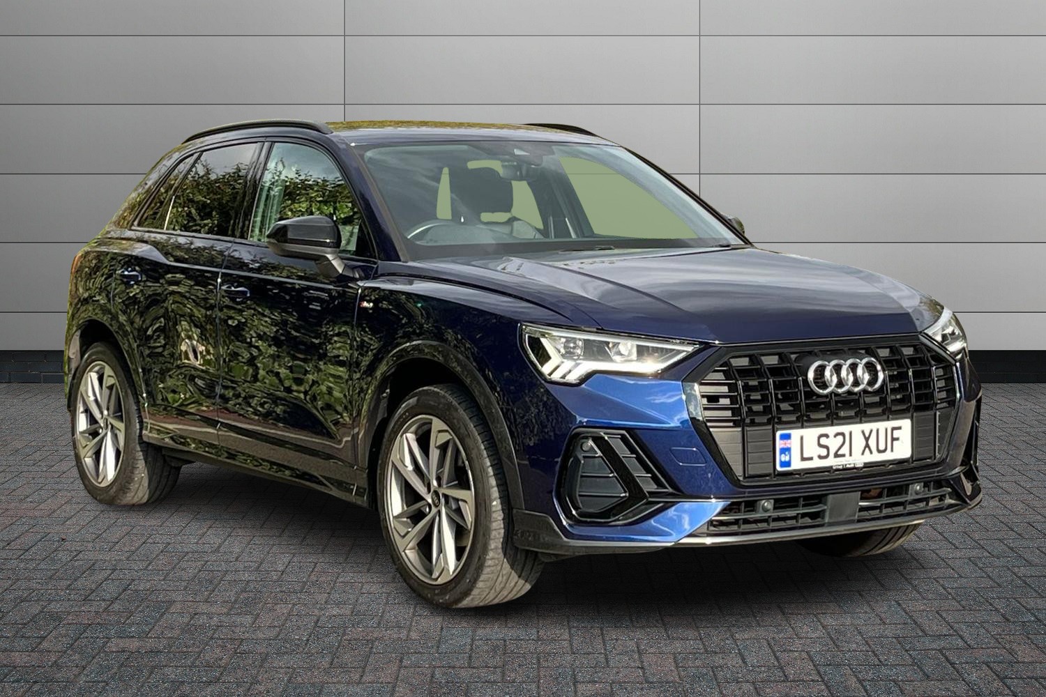 Main listing image - Audi Q3