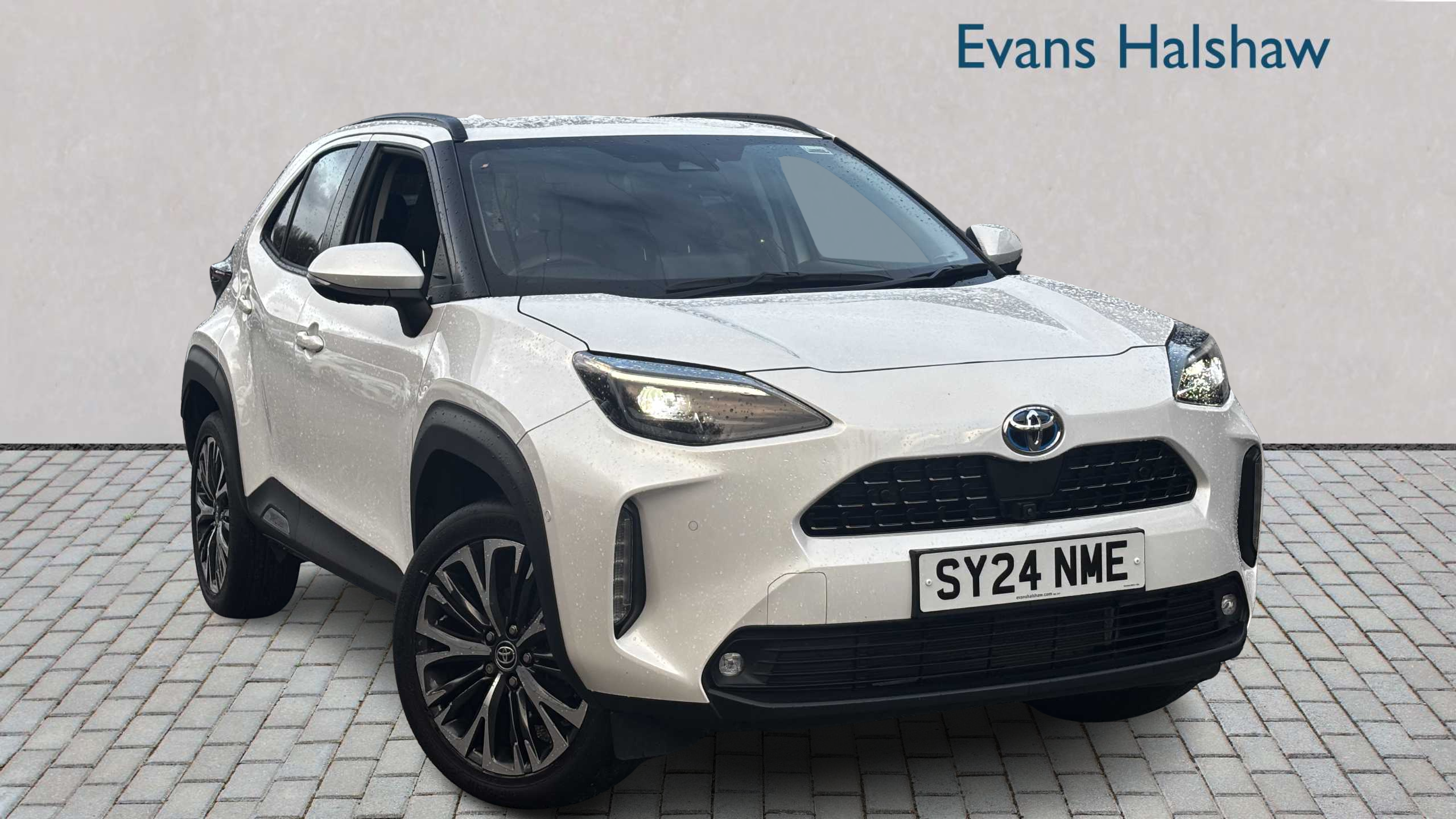 Main listing image - Toyota Yaris Cross