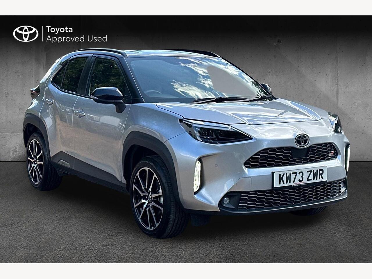 Main listing image - Toyota Yaris Cross