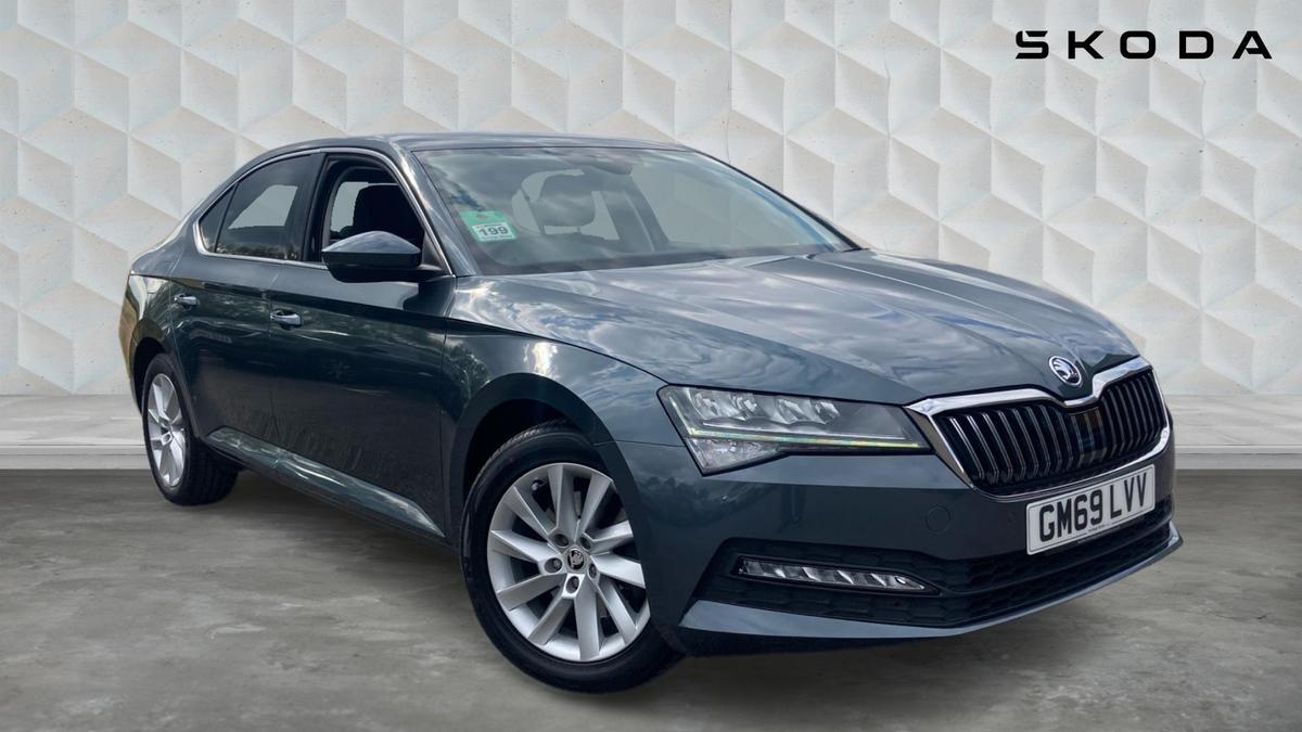 Main listing image - Skoda Superb