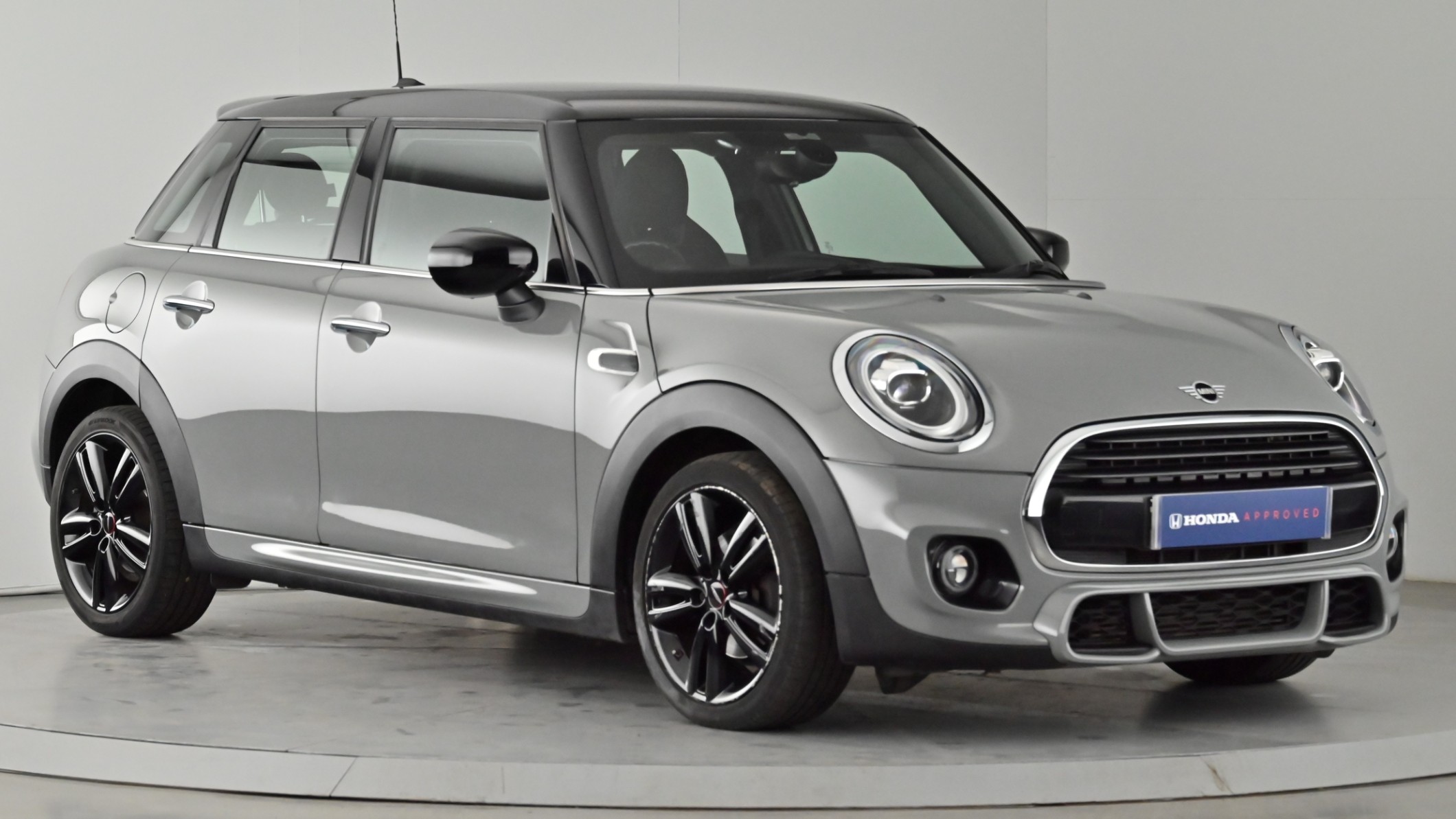 Main listing image - MINI Hatchback 5dr