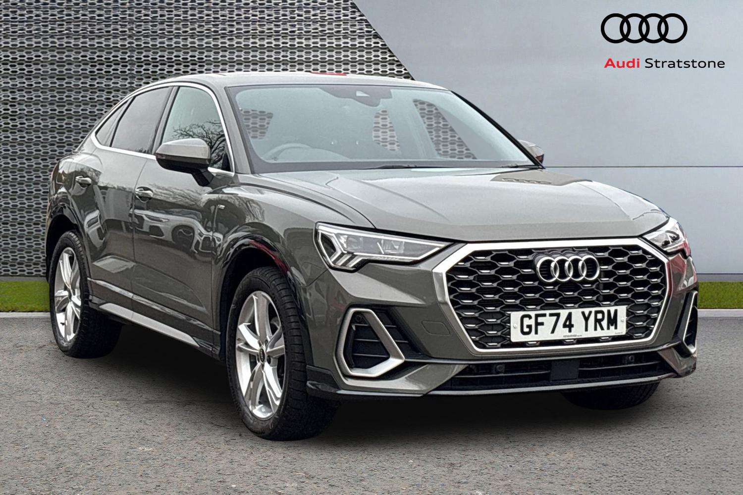 Main listing image - Audi Q3