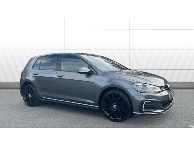 Main listing image - Volkswagen Golf GTE