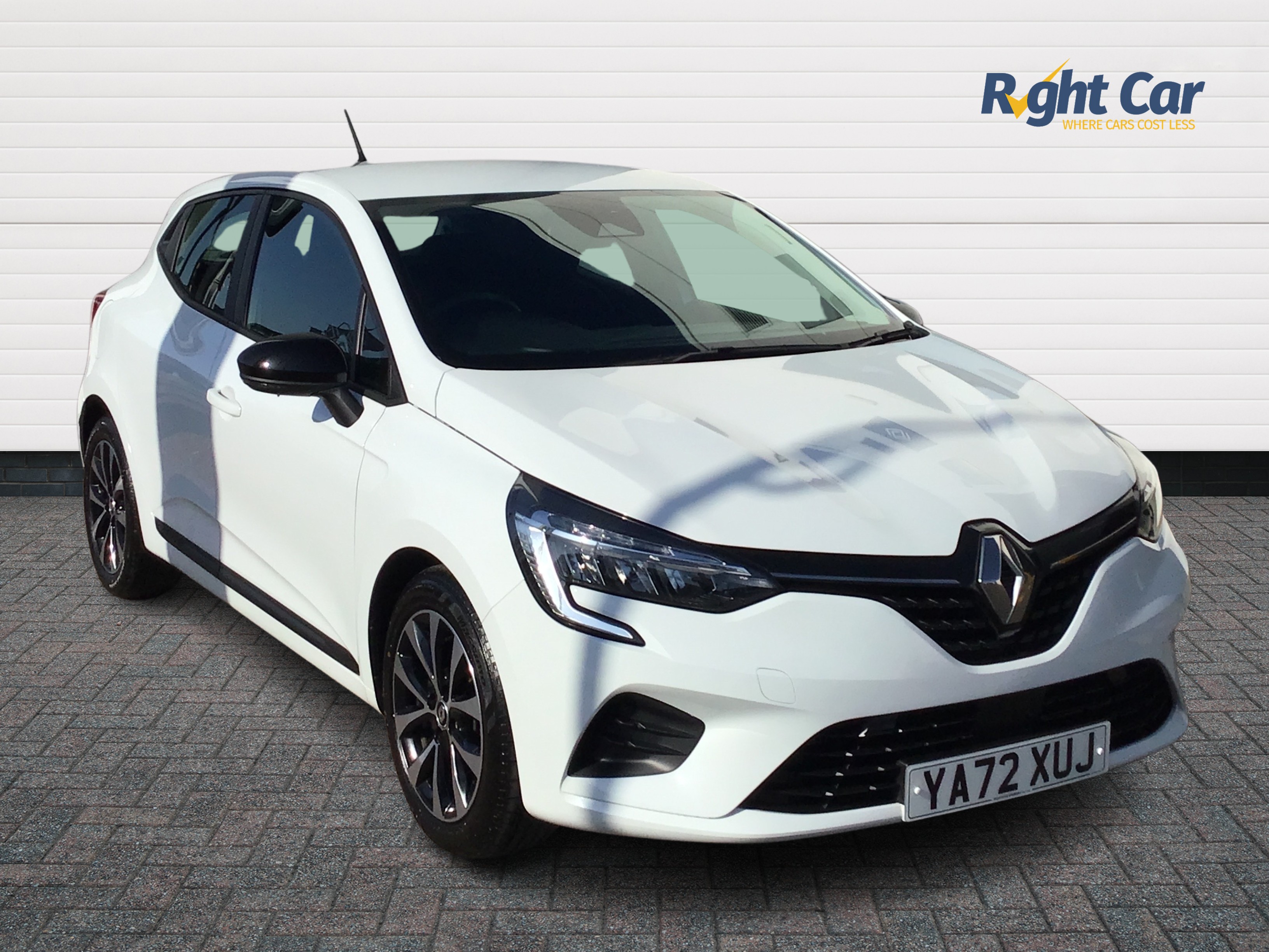 Main listing image - Renault Clio