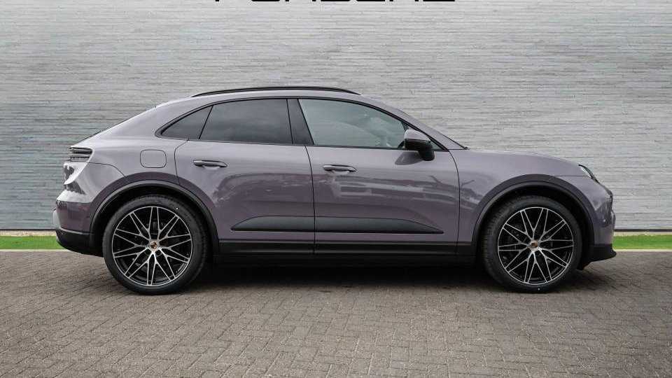 Main listing image - Porsche Macan