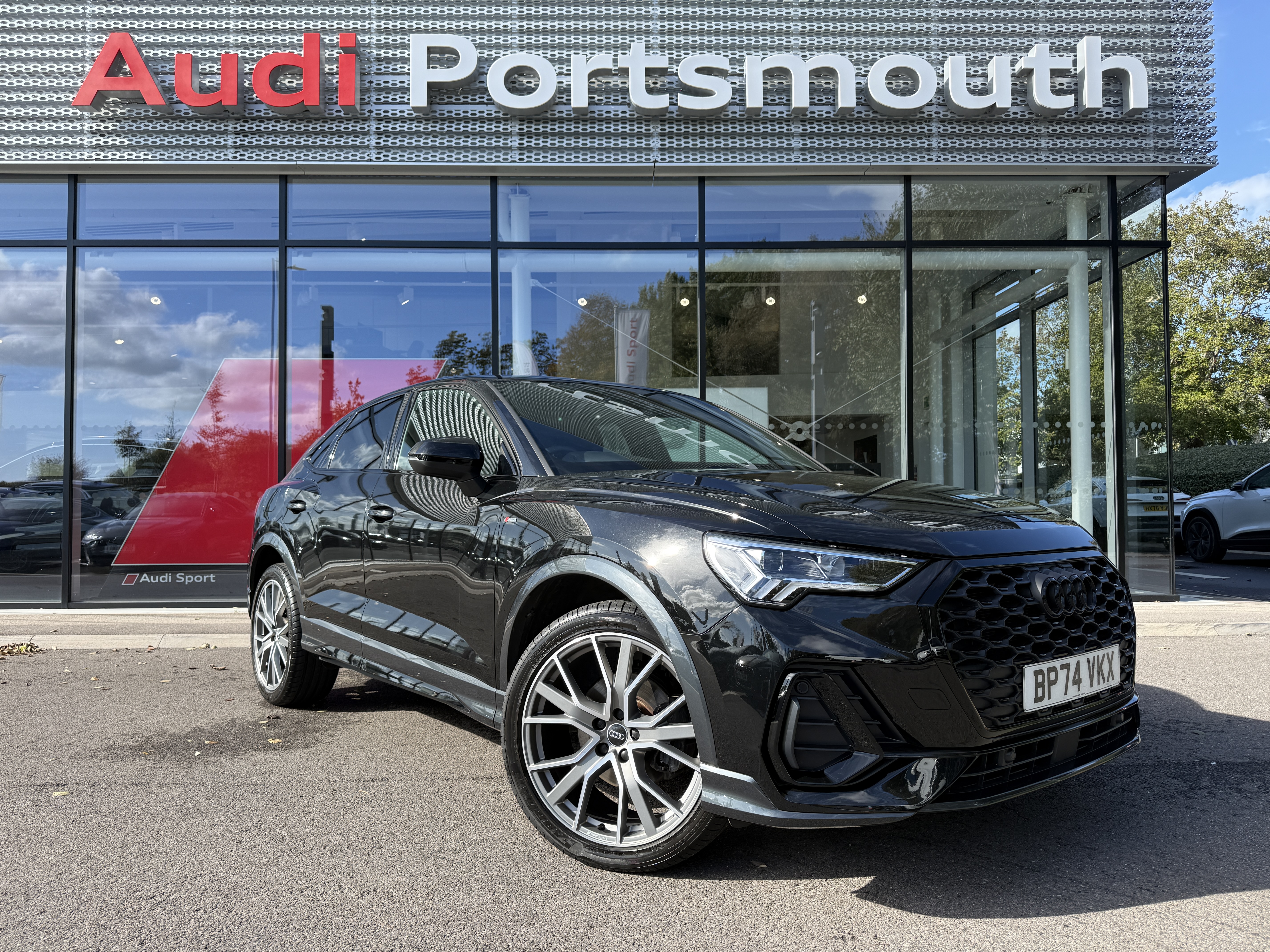 Main listing image - Audi Q3