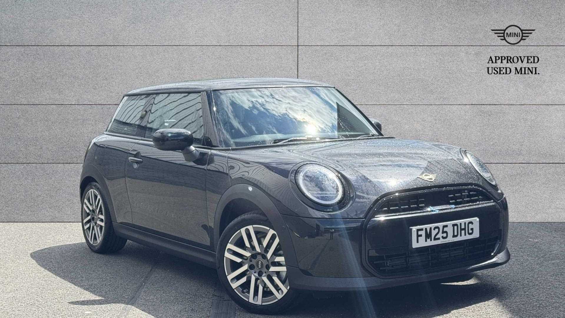 Main listing image - MINI Hatchback