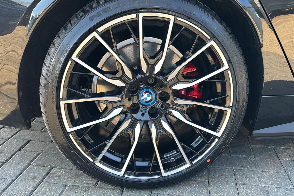 Main listing image - BMW i4