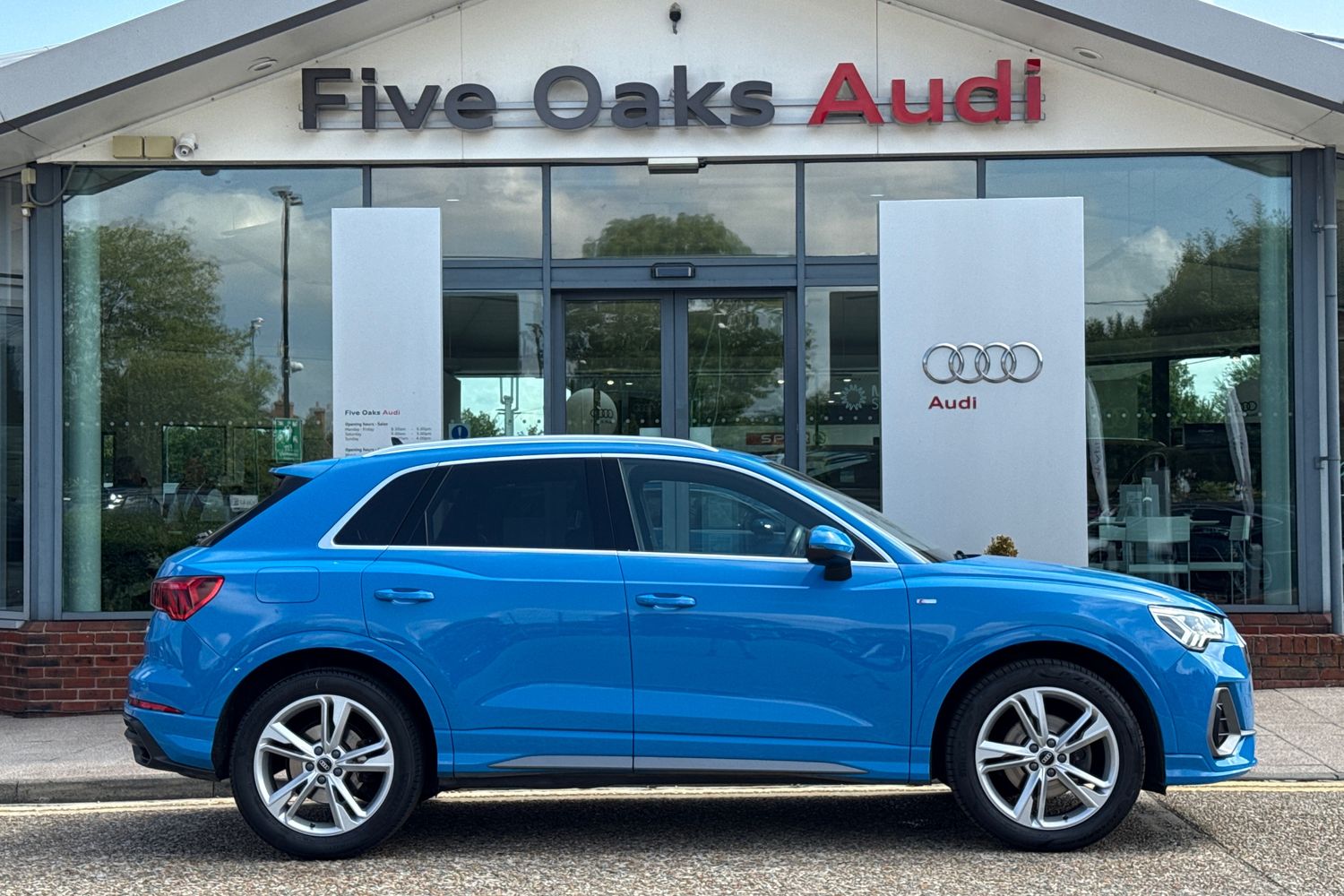 Main listing image - Audi Q3