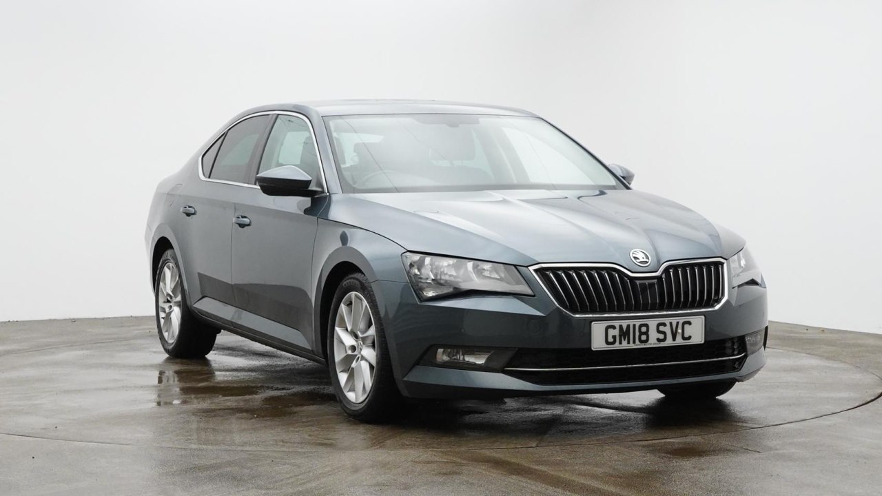 Main listing image - Skoda Superb